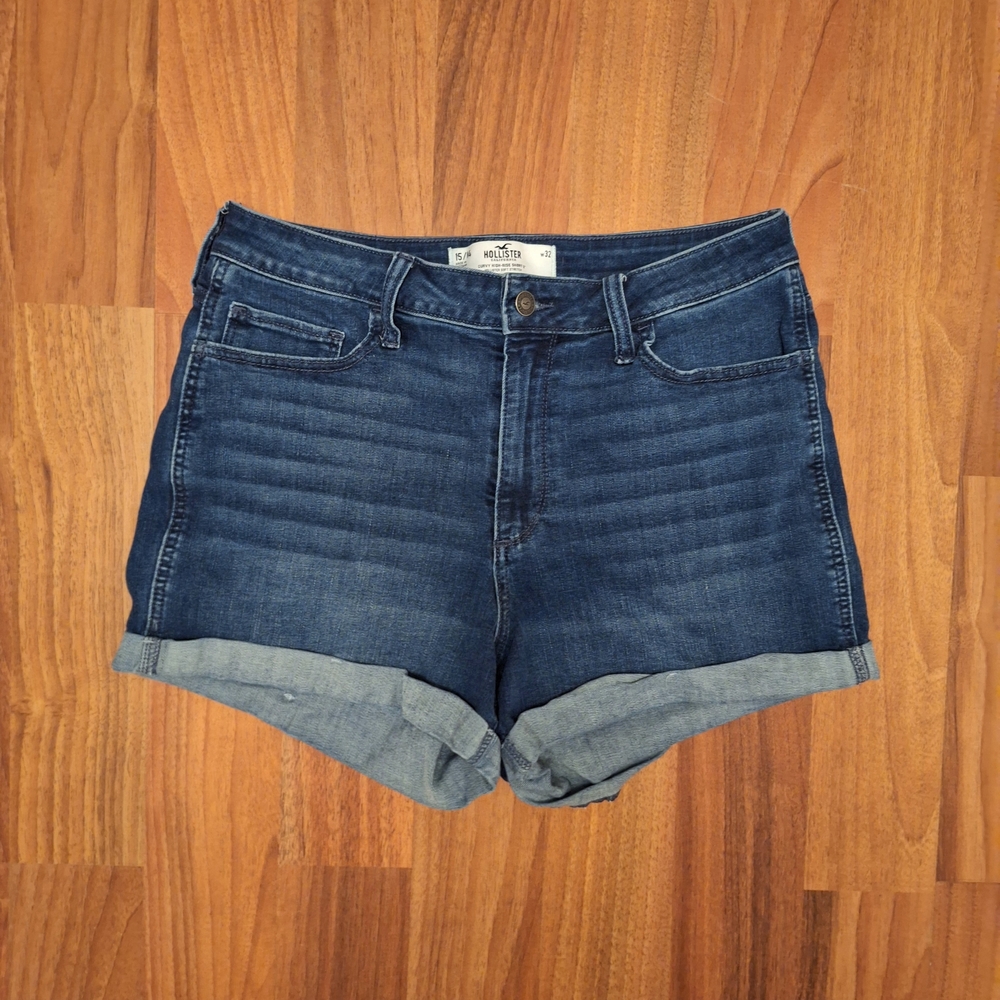 Hollister Dark Wash Curvy Jean Shorts